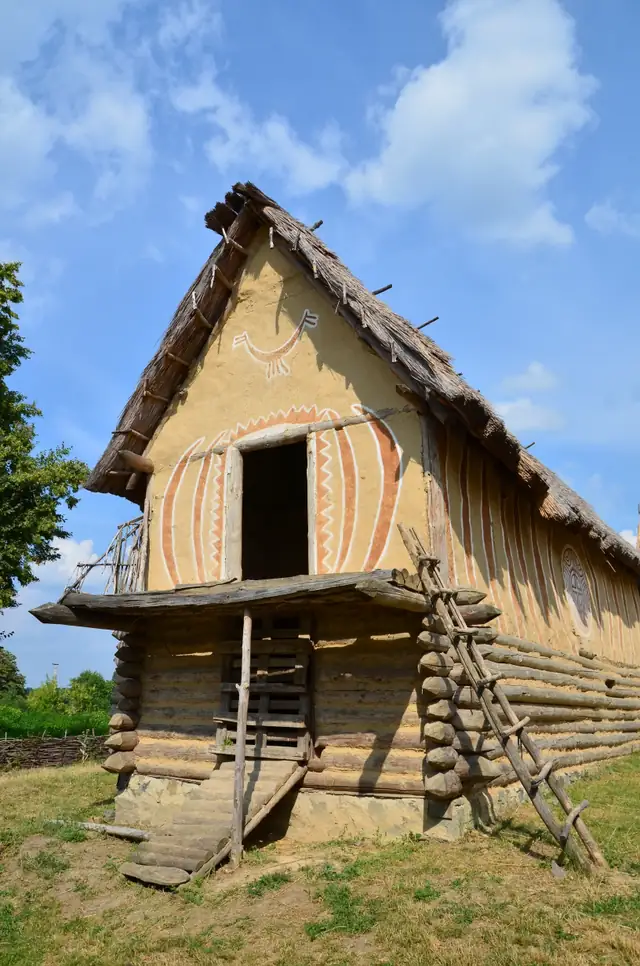 Повномасштабна реконструкція трипільського житла просто неба в Легедзиному